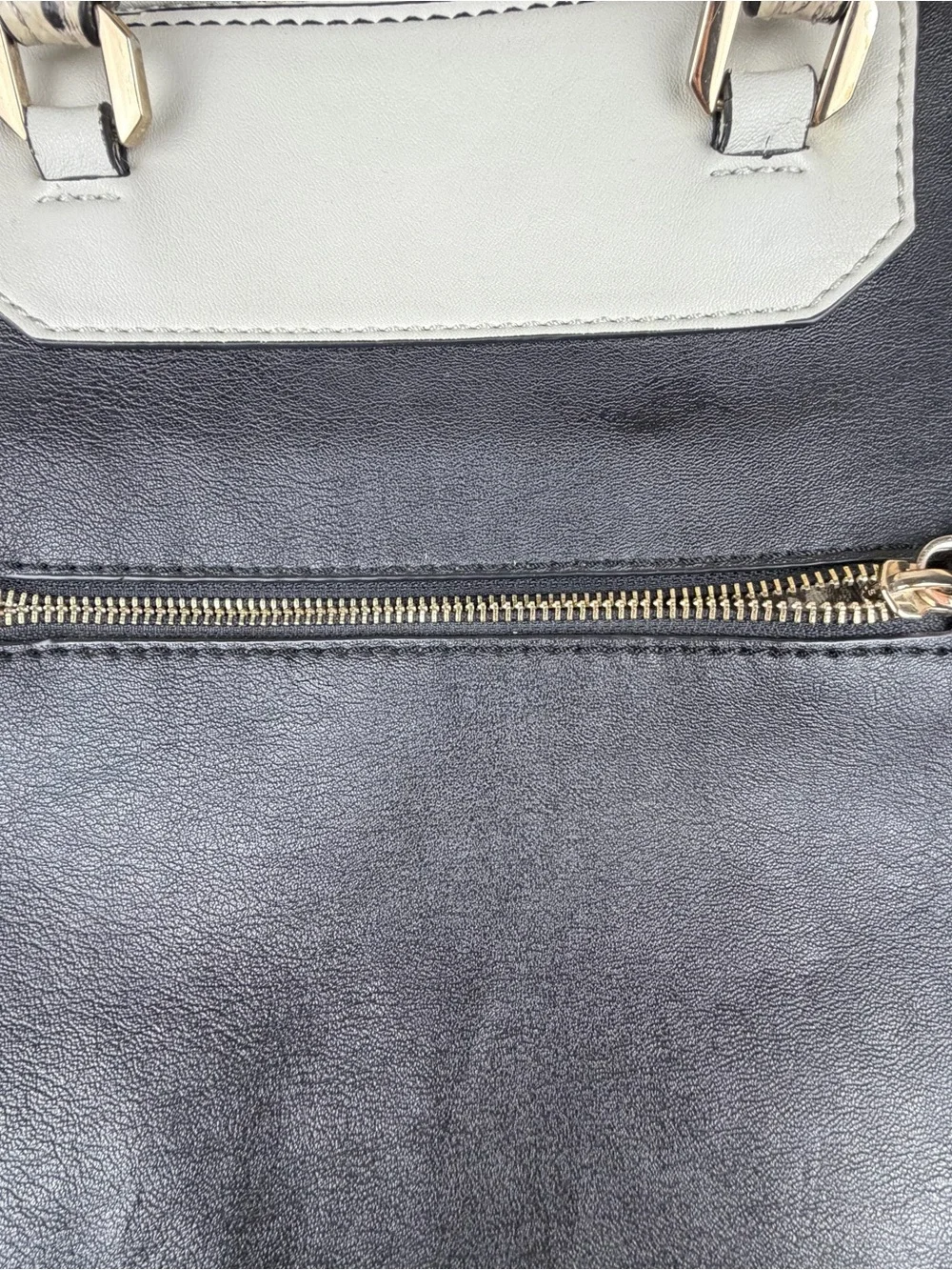 GUESS Handbag Purse Black Gray Faux Snakeskin Satchel Tote Women's Bag Logo Char